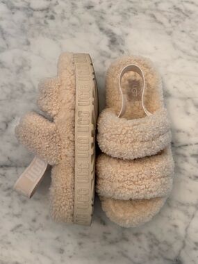 Ugg Oh Fluffita cream platform slippers size 8